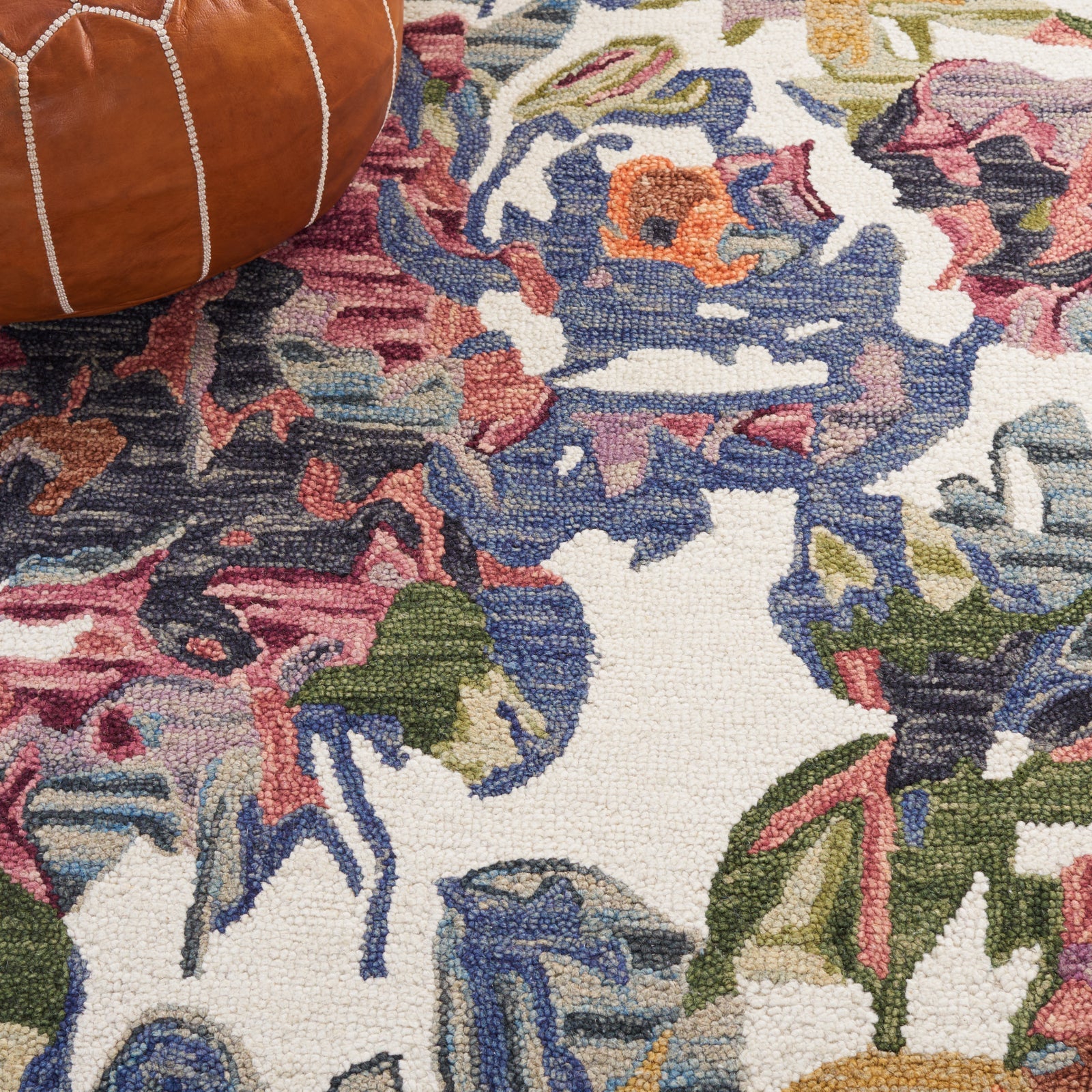 Safavieh Blossom BLM464A Ivory / Blue Area Rug Detail